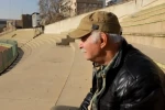 سیروس گرجستانی در نمایی از مستند پرتره «گیله مرد» 2