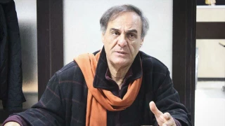 بازخوانی ظرفیت های تله تئاتر در روزهای کرونا با قطب الدین صادقی (7)

در ورود به فضای مجازی شتاب زده نباید عمل کنیم
در این بحران دیگر  سازمان های ذی نقش فرهنگی کجا هستند؟