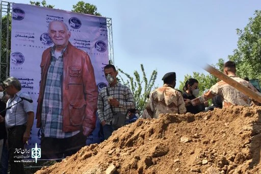 سیروس گرجستانی در قطعه هنرمندان آرام گرفت 6