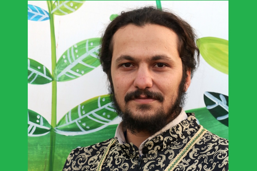 در آیین پایانی چهارمین جشنواره سراسری نقالی و پردهخوانی غدیر
سید مهرداد کاووسی حسینی از همدان برگزیده جشنواره نقالان علوی شد