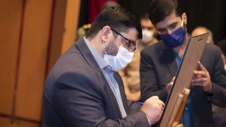 در پیام رئیس بنیاد فرهنگی روایت فتح مطرح شد:

پزشکان، سربازان خط مقدم مبارزه با کرونا هستند
