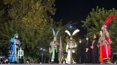 در نهمین شب از «شبیه‌خوانی در پهنه»

تعزیه «شهادت امام حسین‌‌‌(ع)» اجرا می‌‌شود