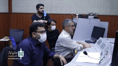 برای برنامه پرده اول در رادیو نمایش

برگزیدگان «یک نمایش، یک تجربه» برنامه تولید می‌کنند