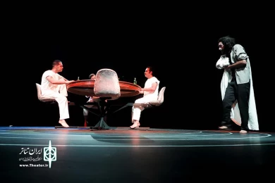 بین یه عالمه ماهی