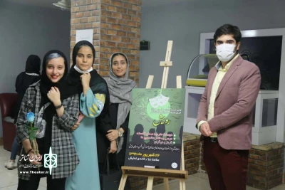 مرتضی مرتضوی راد مدیر آموزش انجمن هنرهای نمایشی استان قم :

اولین رویش جوانه های امید را نظاره گر بودیم
