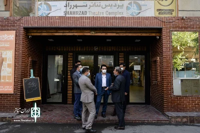 بازدید قادرآشنا از تماشاخانه‌های خصوصی