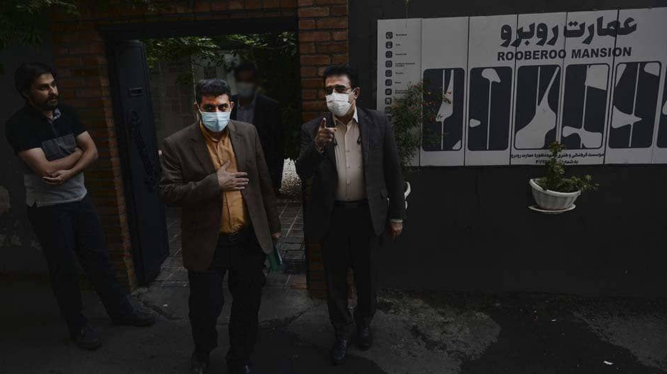 قادر آشنا در ادامه برنامه بازدید از تماشاخانههای خصوصی گفت:
پیگیر طرحهای حمایتی از گروهها و تماشاخانهها هستم