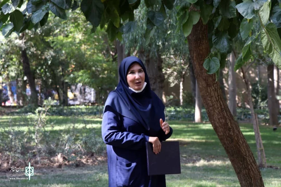 پنجاه و پنجمین سالگرد تاسیس تماشاخانه سنگلج برگزار شد
کاشت درختی به نام و یاد عباس جوانمرد در مجاورت تماشاخانه سنگلج 3