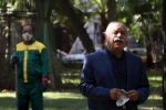 پنجاه و پنجمین سالگرد تاسیس تماشاخانه سنگلج برگزار شد
کاشت درختی به نام و یاد عباس جوانمرد در مجاورت تماشاخانه سنگلج 6