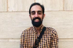 نمایش کمدی همه دزدها دزد نیستند را در اواخر پاییز در تماشاخانه اهورا اجرا می کنم 2