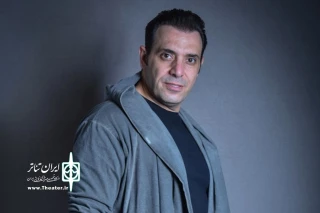 گفت‌وگو با طراح فرم نمایش سرباز حاضر در فجر 38

زبان فرم در نمایش زبان بین‌المللی است