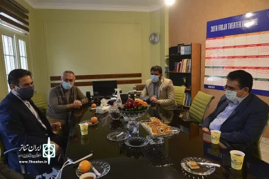 دیدارمحمدمجتبی حسینی معاون و قادر آشنا با اعضا دبیرخانه جشنواره تئاتر فجر