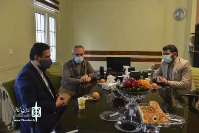 دیدارمحمدمجتبی حسینی معاون و قادر آشنا با اعضا دبیرخانه جشنواره تئاتر فجر