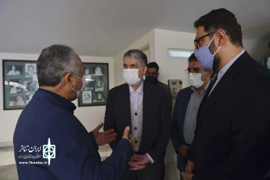 بازدید سید عباس صالحی وزیر فرهنگ و ارشاد اسلامی از دبیرخانه تئاتر فجر