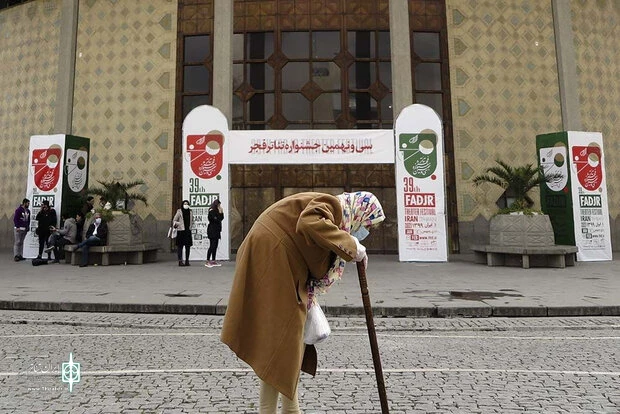 کارگردان و بازیگر «اسموکینگ روم» بستری شد 2