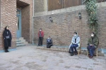 حیاط ناتمام خانه ورنوسفادرانی