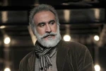یکی از جذابیت های تئاتر بحث نماد ونشانه شناسی است
وزیر دارایی با طرح شعارهای  زیبا و ظاهر فریب تلاش می کند نظر مردم را به خودش جلب کند 2