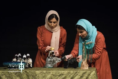 اجراهای تماشایی بازیگران و صداپیشگان با همراهی عروسک‌هایی که ظاهرشان چندان تماشایی نیست