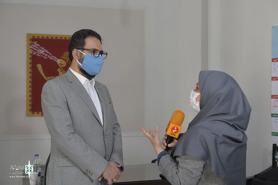 حضور سید محمد مجتبی حسینی معاون امور هنری وزارت فرهنگ و ارشاد اسلامی در دبیرخانه جشنواره عروسکی