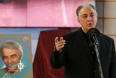 ایرج نوذری :

هنگام ضبط رادیویی «صندلی داغ»، تمام مدت بغض داشتم