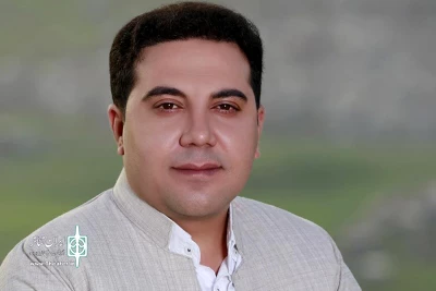 سوران حسینی کارگردان حاضر در برنامه نوروزی روز ملی هنرهای نمایشی 1400

آئین‌های ایرانی برای نسل‌های بعد مکتوب شوند