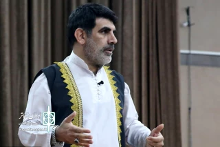 بهزاد پاکدل کارگردان حاضر در برنامه نوروزی روز ملی هنرهای نمایشی 1400

منابع مکتوب آئین‌ها را دریابیم