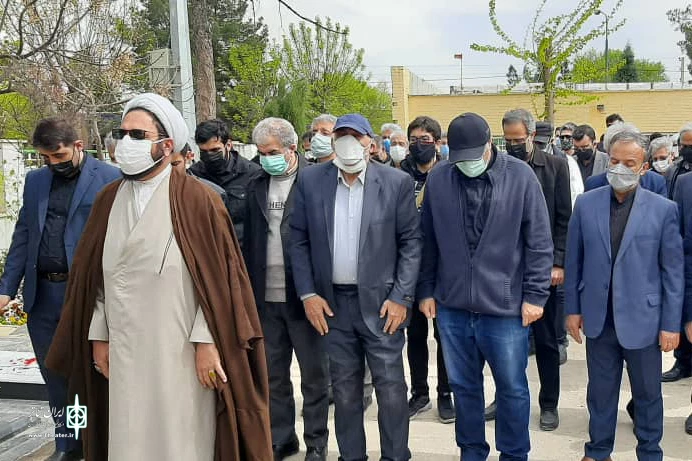 پیکر احمد گنجی پیشکسوت نمایش های رادیویی در قطعه هنرمندان آرام گرفت- عکس امیر شعیبی 3