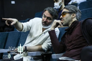 The play "Absolute" is performed on stage