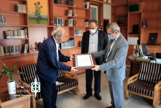 طی حکمی از سوی رئیس فرهنگستان

علی نصیریان رئیس گروه نمایش و ادبیات نمایشی فرهنگستان هنر شد