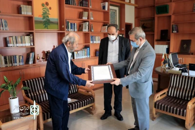 طی حکمی از سوی رئیس فرهنگستان

علی نصیریان رئیس گروه نمایش و ادبیات نمایشی فرهنگستان هنر شد