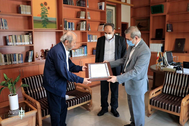 طی حکمی از سوی رئیس فرهنگستان
علی نصیریان رئیس گروه نمایش و ادبیات نمایشی فرهنگستان هنر شد