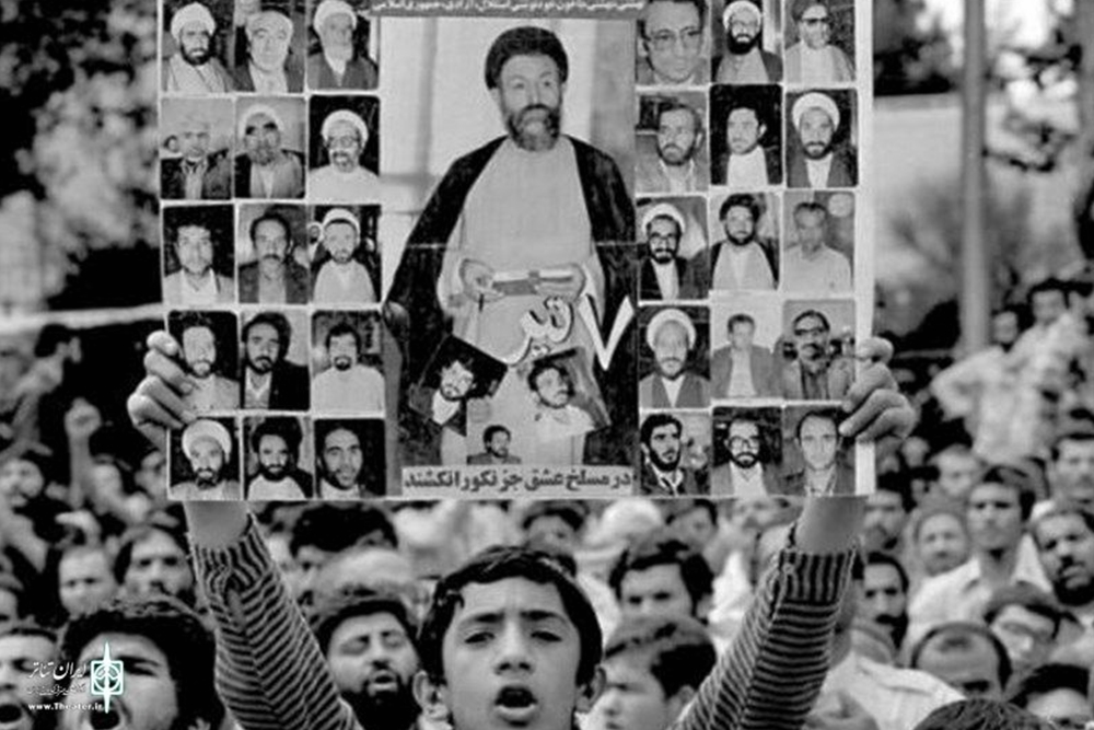 نگاهی به اهمیت رمزگشایی حوادث تاریخی در سالروز فاجعه هفت تیر

کور سوی صحنه از بزرگ‌ترین عملیات‌ تروریستی تاریخ ایران