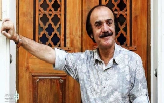 گفت و گو با احمد آرام: نویسندۀ کتاب «آداب خودزنی در تاریکی مطلق»

انتقاد به‌عنوان مکملِ خلاقیت در سیر تکامل و فهم اثر نقش دارد