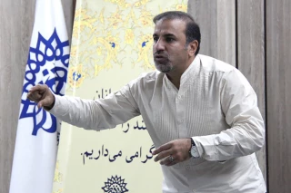 یادداشت کورش زارعی در بدرقه علی سلیمانی

با صلابت و شجاعت ایستاد و پیمان خود را نشکست