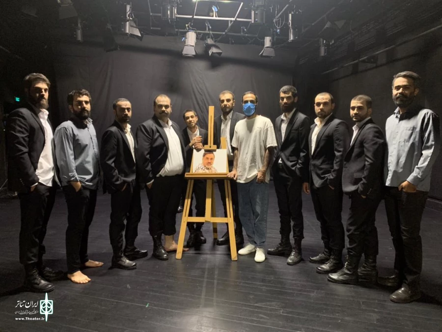 نمایش «تن‌ها» به علی سلیمانی تقدیم شد 2