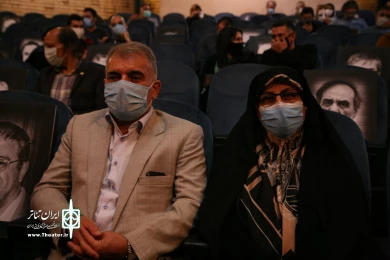 مراسم شب‌چراغ نمایش «شب طولانی یلدا» در تماشاخانه سنگلج
