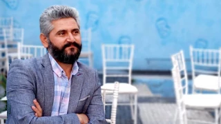 با تصمیم شورای سیاستگذاری و برای سومین دوره متوالی ؛

عباس خلیفه لو دبیر جشنواره تئاتر کوتاه ارسباران شد