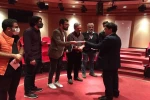 انجمن هنرهای نمایشی استان قم از هنرمندان تئاتر خیابانی تقدیرکرد. 13