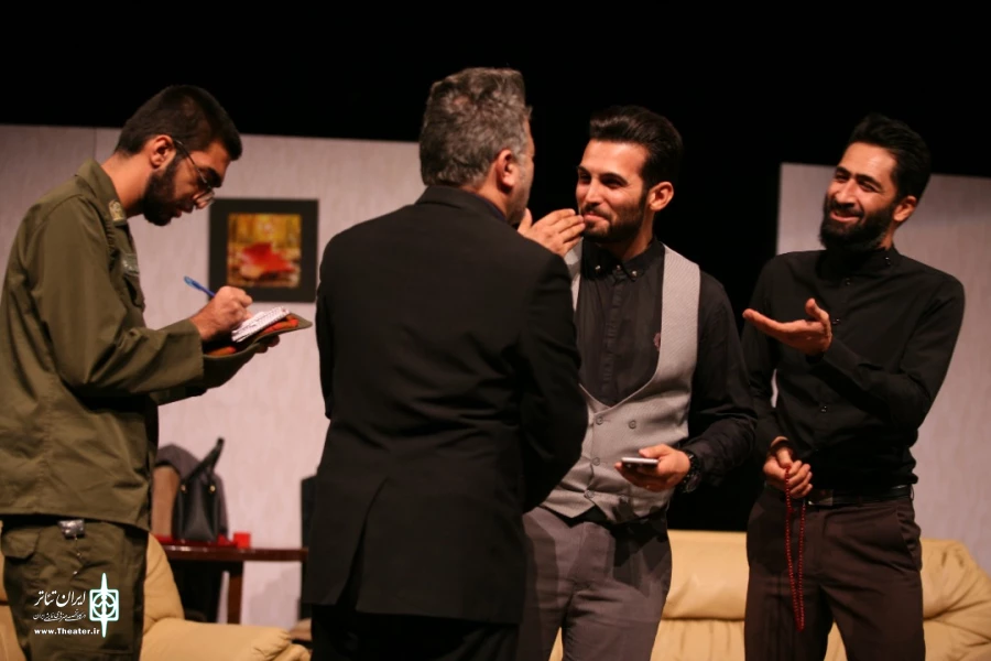 مراسم کاملا آبرومندانه