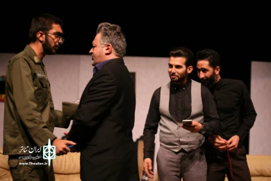 مراسم کاملا آبرومندانه