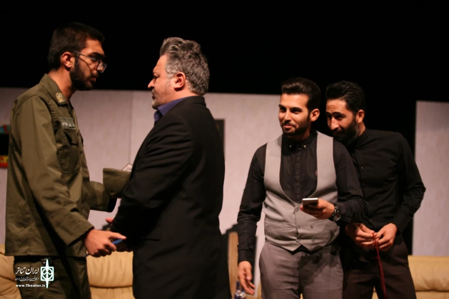 مراسم کاملا آبرومندانه