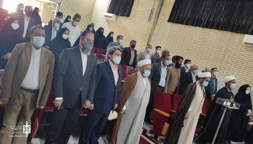 دو هنرستان هنر‌های زیبا دختران و پسران جیرفت افتتاح شد
فعالیت بیش از ۶۴۰۰ آموزشگاه آزاد هنری در کشور 2