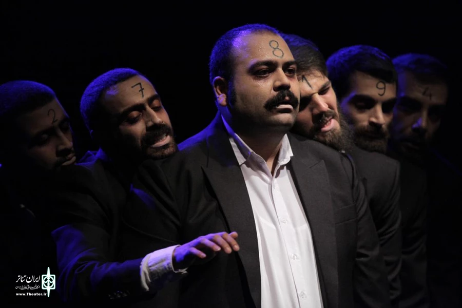 بیش از 1000 نفر تا امروز به تماشای نمایش «تن‌ها» نشستند 2