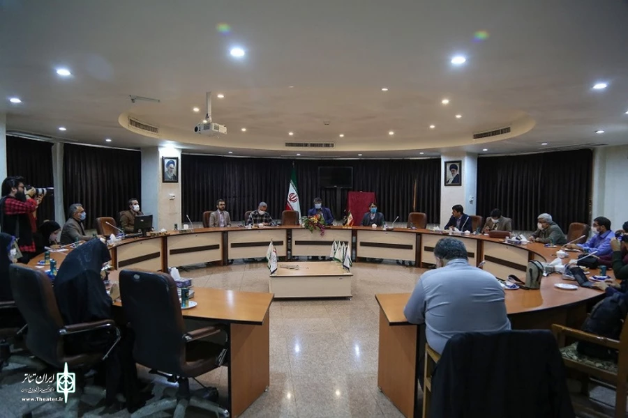 پوستر بیست و دومین جشنواره استانی تئاتر قم رونمایی شد. 9