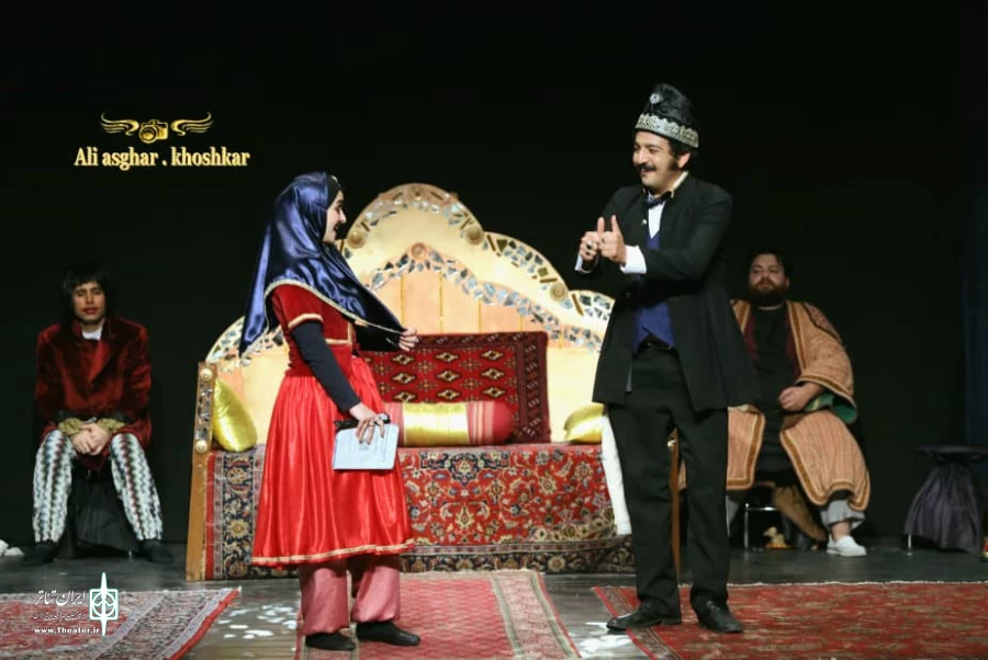 نمایش «مرغ دریایی دایی وانیا» افتتاح شد 16