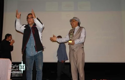 جوایز جشنواره پانتومیم سلیمانیه در دستان هنرمندان ایرانی

«شکار» تندیس ویژه انجمن منتقدان تئاتر عراق را به دست آورد
 «me» جوایز جشنواره را درو کرد
