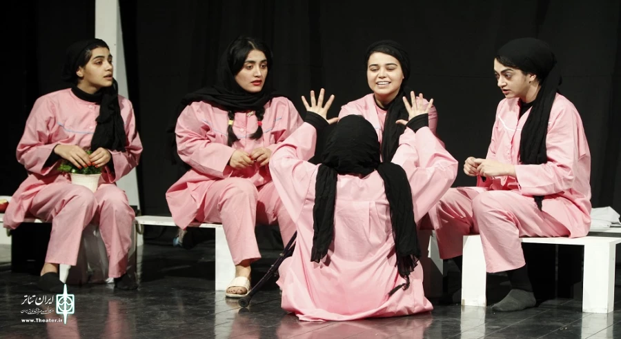 نمایش «اتاق روانی» روی صحنه رفت 3