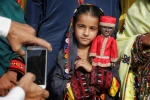 سیاوش ستاری: امیدوارم مهارت‌ها دوباره کشف و آب به سرمنشا برگردانده شود

گرایش به هنر سنتی، رستاخیزی در احیای فرهنگ ملی است

خیمه‌شب‌بازی را حرف‌های به‌روز می‌تواند نجات می‌دهد نه بدعت‌ها 2