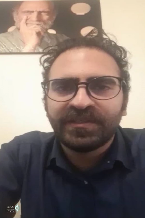 فرزند اکبری مبارکه به تماشای «ارادتمند شما کریم!» نشست

پیام تشکر نوید  اکبری میارکه به گروه نمایش صدف بوشهر
 4