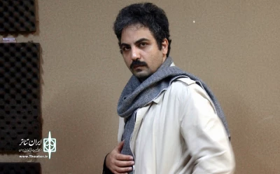 سجاد یاری کارگردان نمایش «ارغوانی»:

نمایش ایرانی ؛ شبحی در سایه کلان‌روایت‌های فرهنگ مسلط
تداعی شمایل سازی جهان معاصر «ارغوانی» بر اساس گاو!